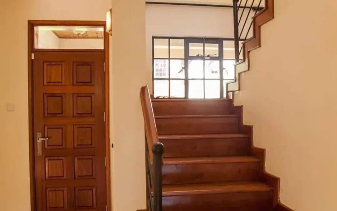 4-Ensuite Townhouse with Fireplace & Private Garden - Lavington