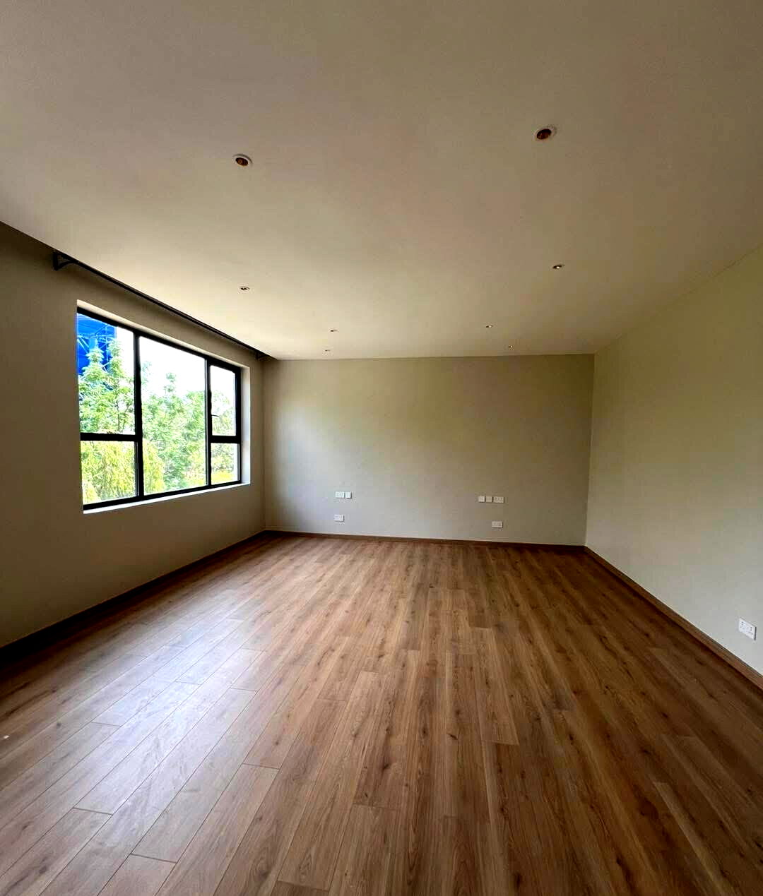 Brand-New 5BR Townhouse with DSQ & Rooftop Terrace - Lavington