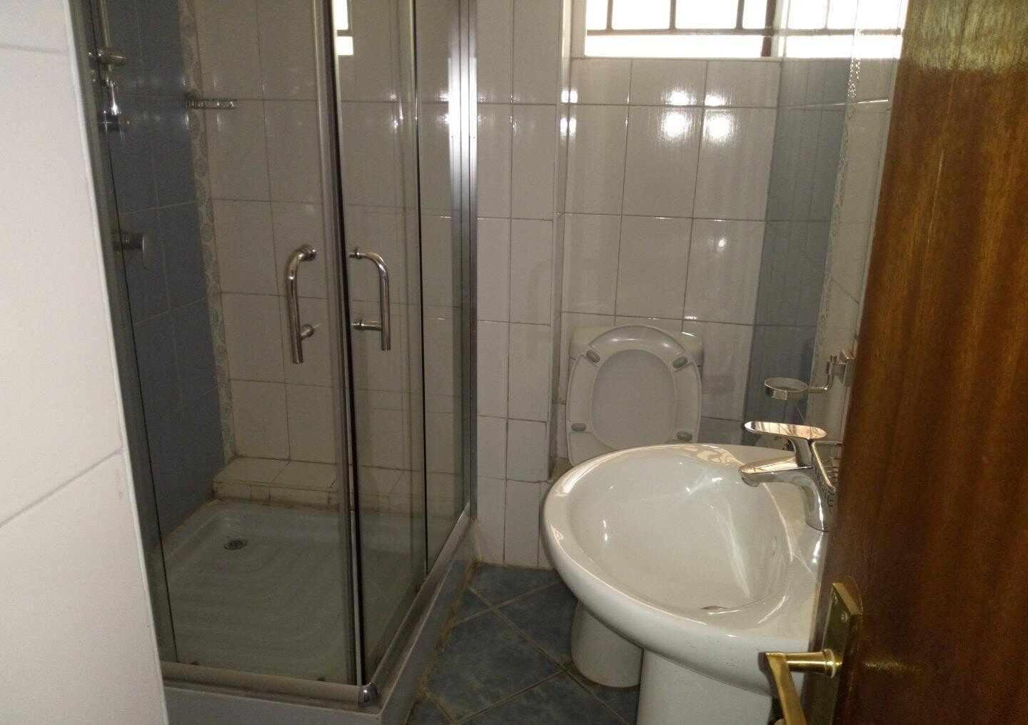 5-Ensuite Townhouse with Study & Fireplace - Lavington