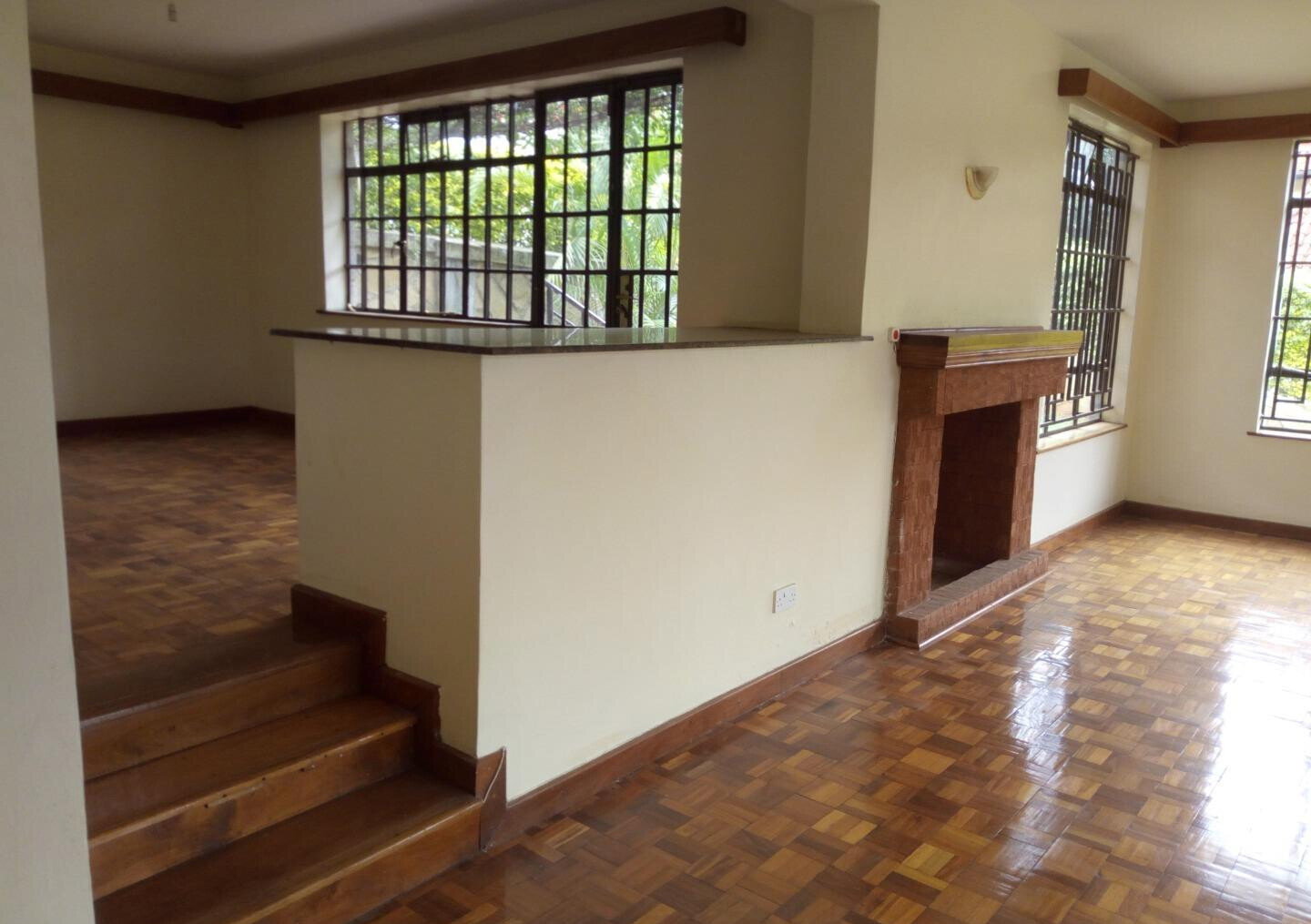 5-Ensuite Townhouse with Study & Fireplace - Lavington