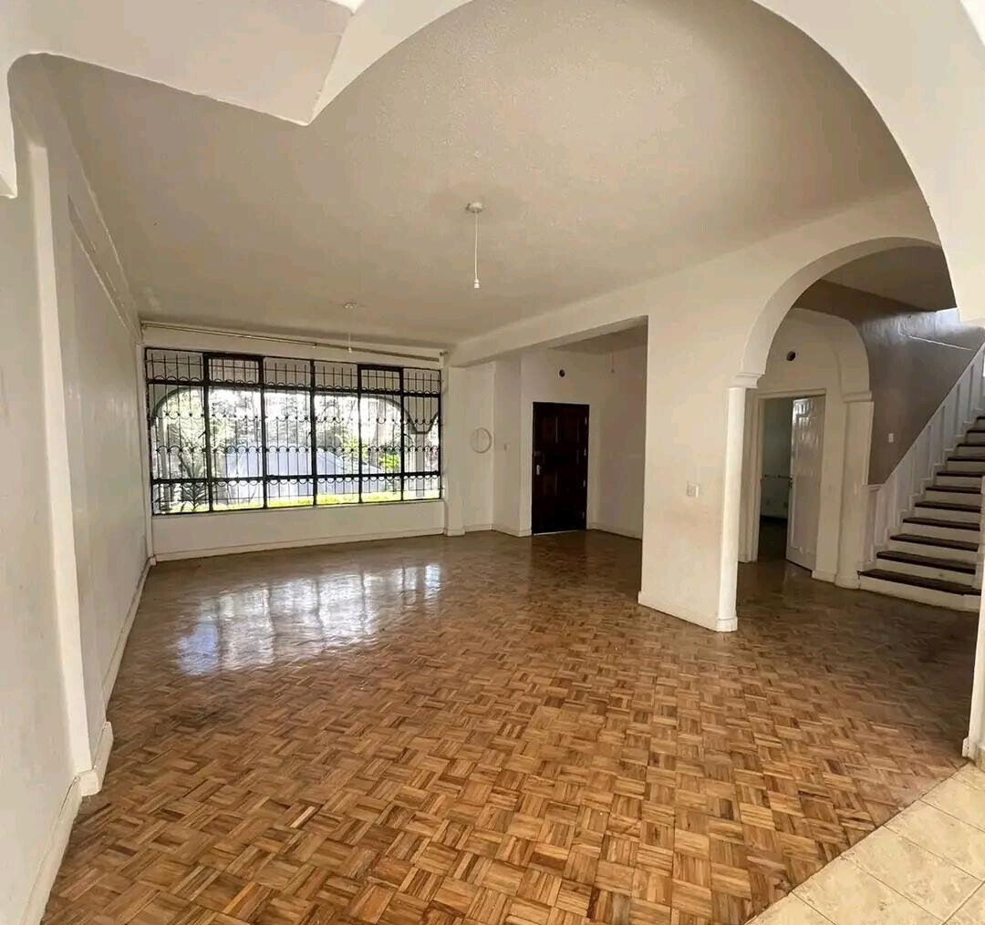 5 En-Suite Bedrooms with DSQ & Front Garden - Kilimani