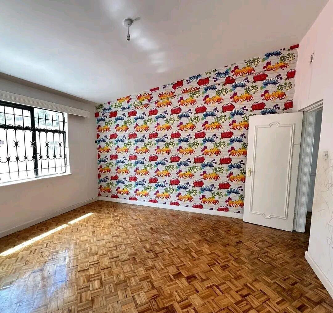 5 En-Suite Bedrooms with DSQ & Front Garden - Kilimani