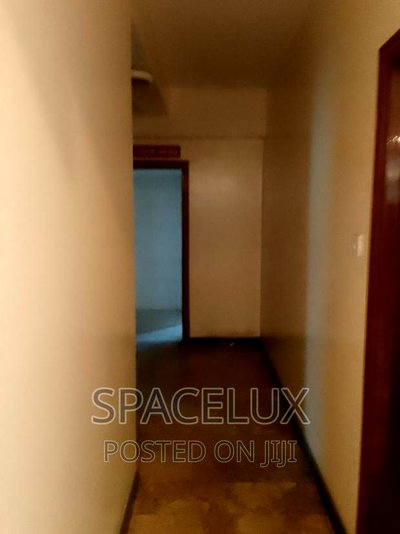 2000sqft Restaurants Lounge - Image 2