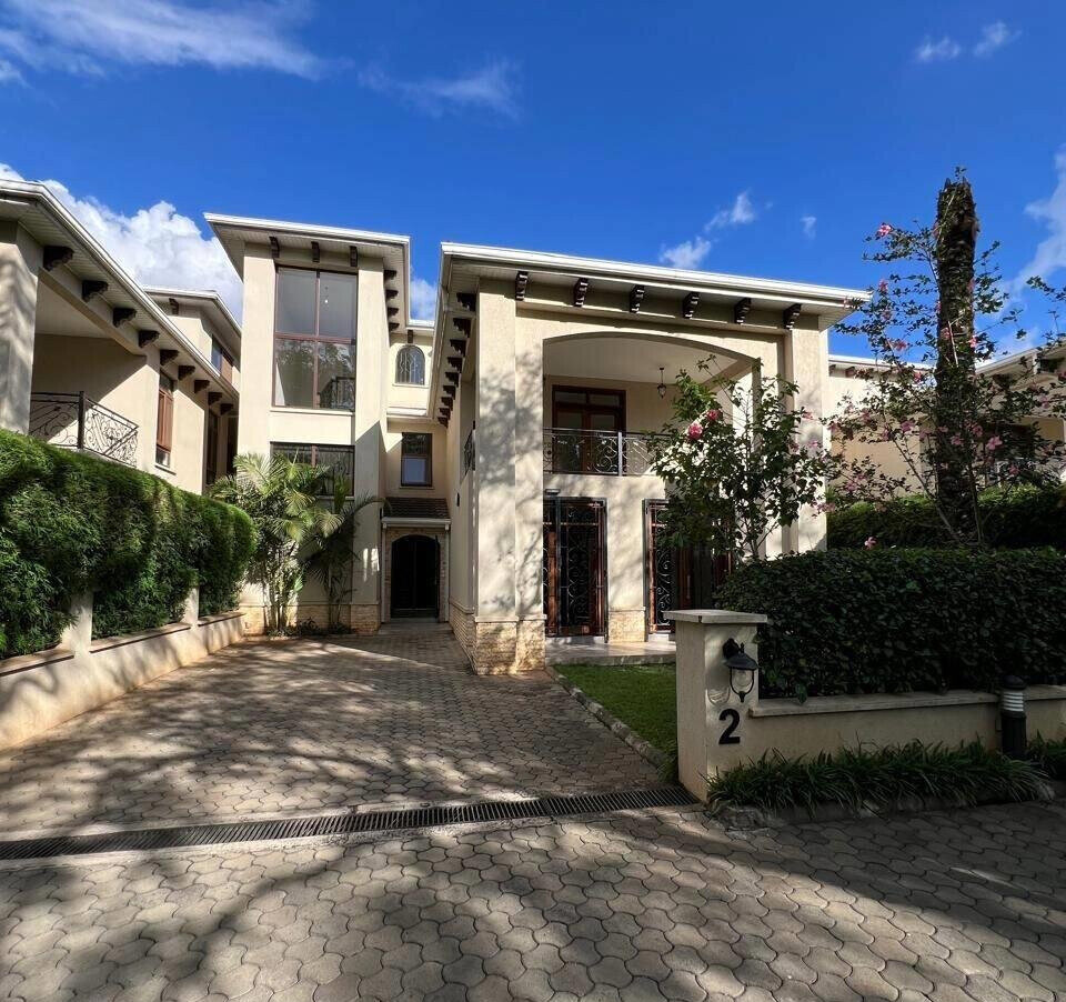 5-Ensuite Townhouse with Solar & Borehole - Lavington Gated