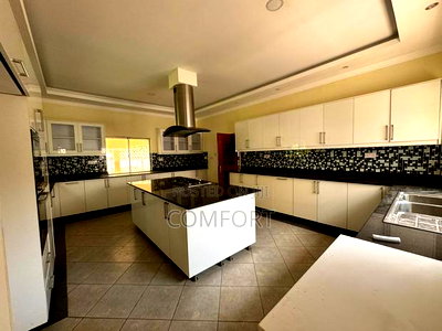 7bdrm Mansion in Un, Runda for rent - Image 4