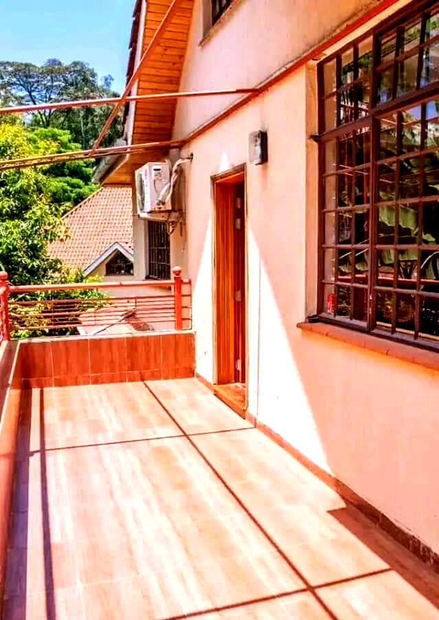 6-Ensuite Villa with DSQ, Gym & Gazebo Bar - Lavington Gated