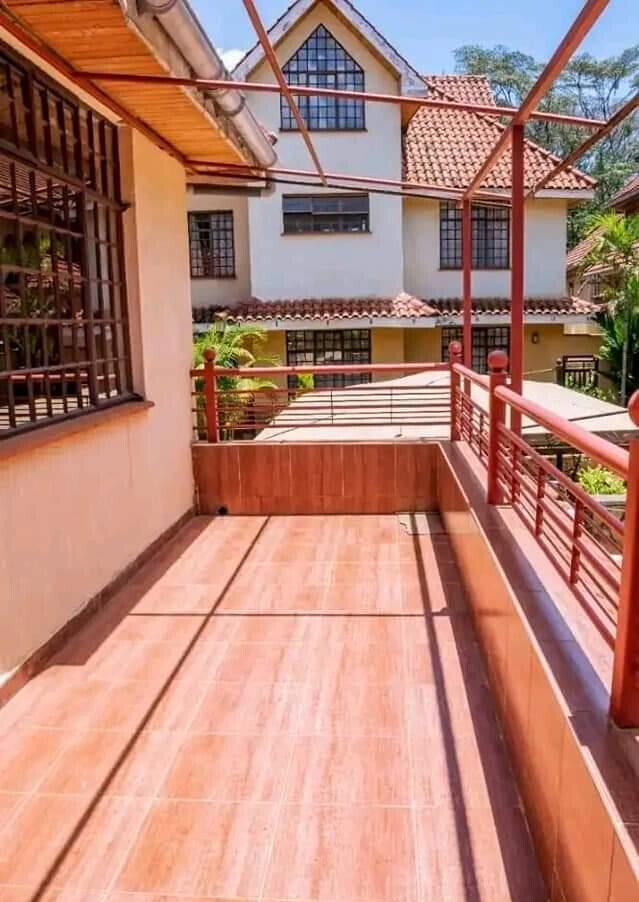 6-Ensuite Villa with DSQ, Gym & Gazebo Bar - Lavington Gated