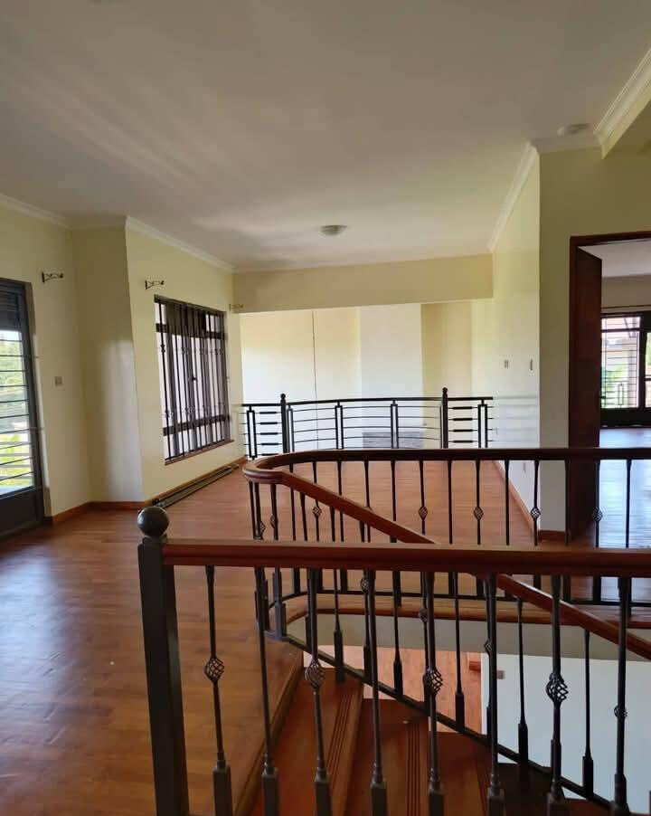 4BR Garden Home with Parking
