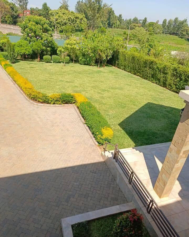 4BR Garden Home with Parking