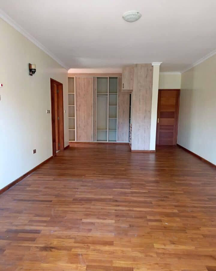 4BR Garden Home with Parking