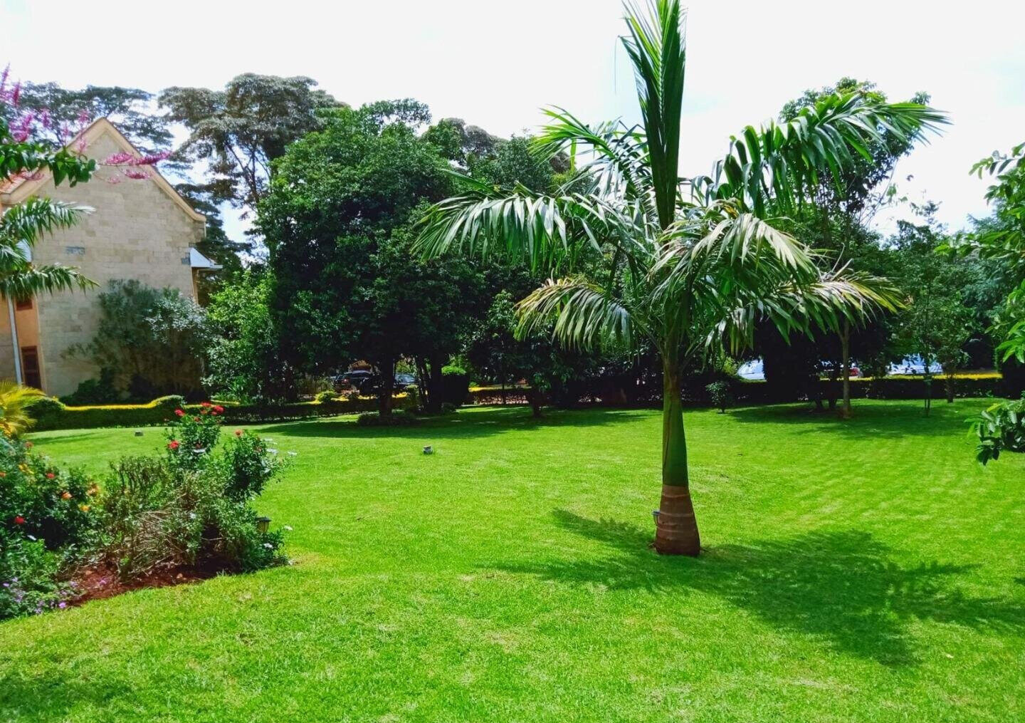 4-Bed Main House + 2-Bed Guest Wing on Half-Acre – Miotoni, Karen