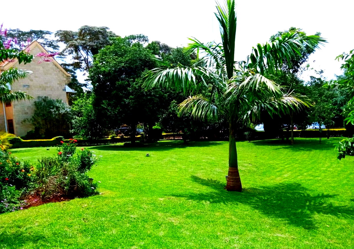 4-Bed Main House + 2-Bed Guest Wing on Half-Acre – Miotoni, Karen