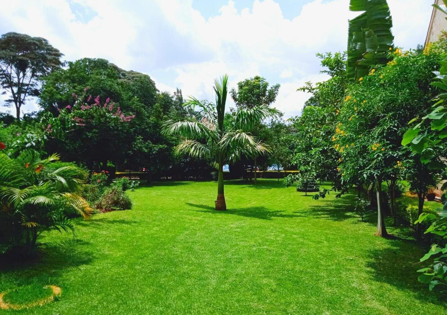 4-Bed Main House + 2-Bed Guest Wing on Half-Acre – Miotoni, Karen