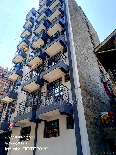 Furnished 1bdrm Block of Flats in Hillview Estate for sale - Image 1