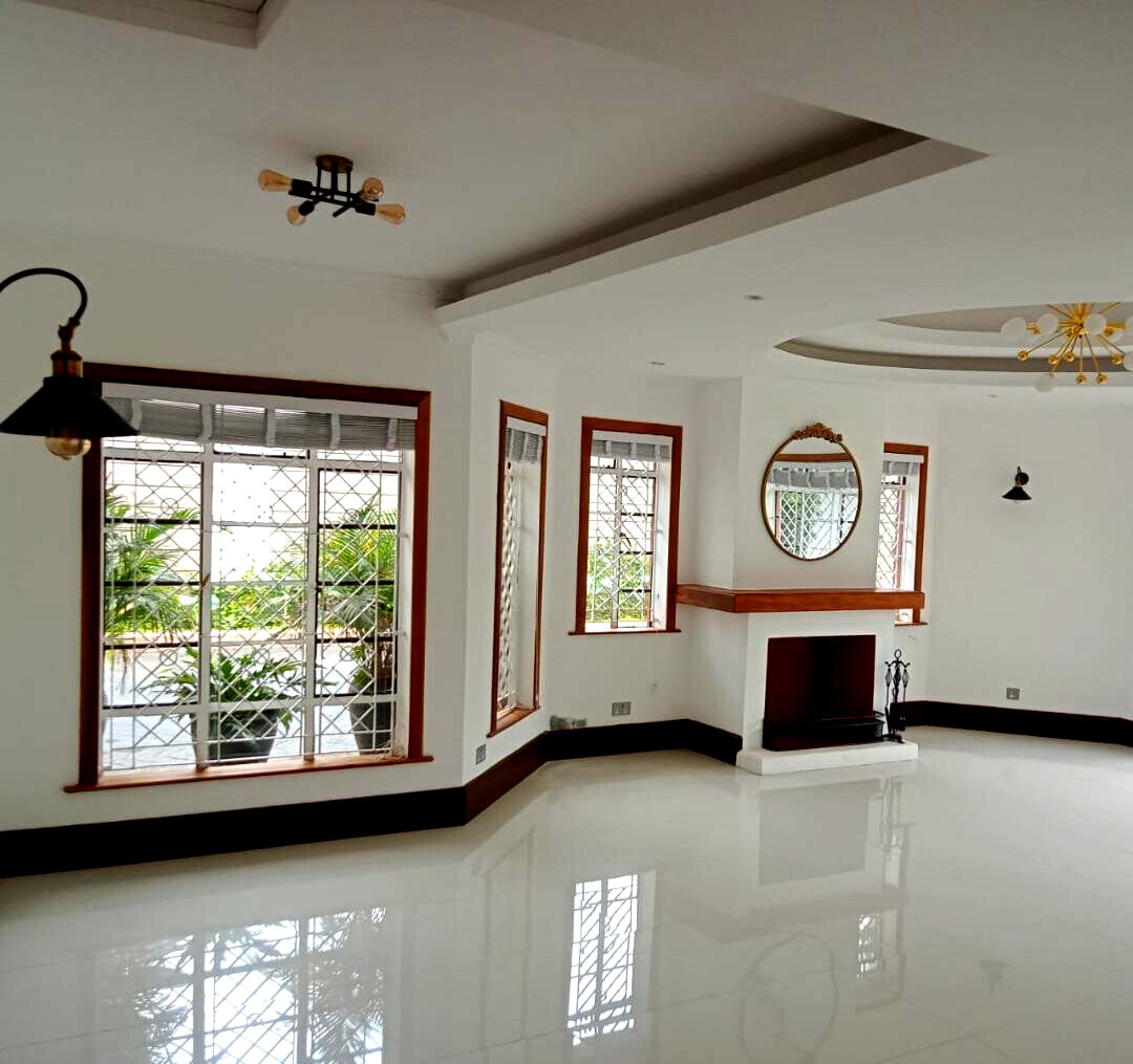 4BR All-Ensuite Townhouse with Study & DSQ - Kahawa Sukari