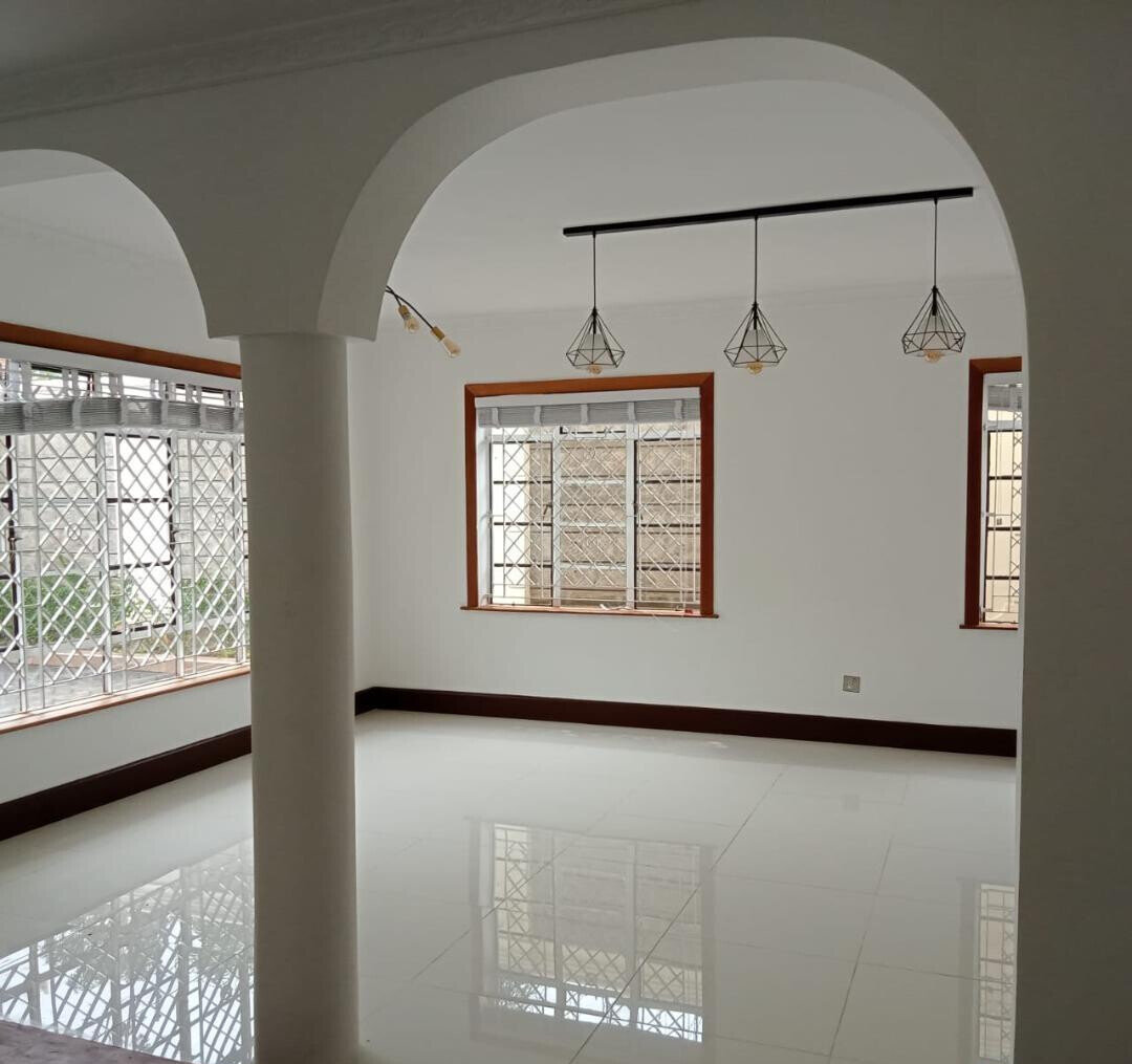 4BR All-Ensuite Townhouse with Study & DSQ - Kahawa Sukari