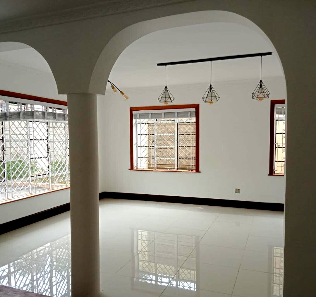 4BR All-Ensuite Townhouse with Study & DSQ - Kahawa Sukari