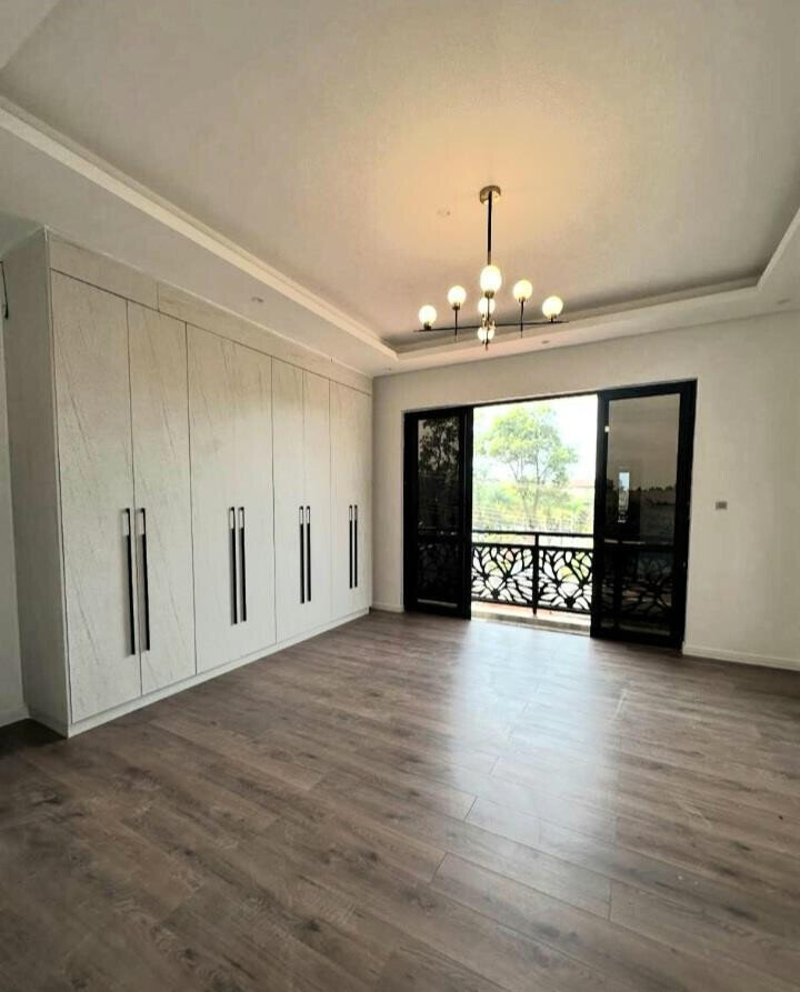 Quarter-Acre Villa with Private Pool & Gym - Lavington