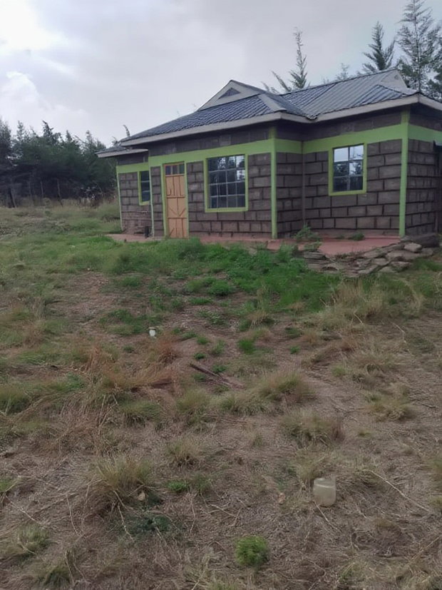 Land for Sale in Nyeri Munyu With a House