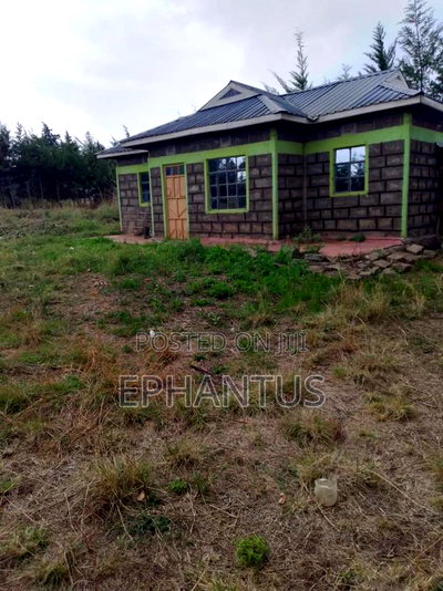 Land for Sale in Nyeri Munyu With a House - Image 5