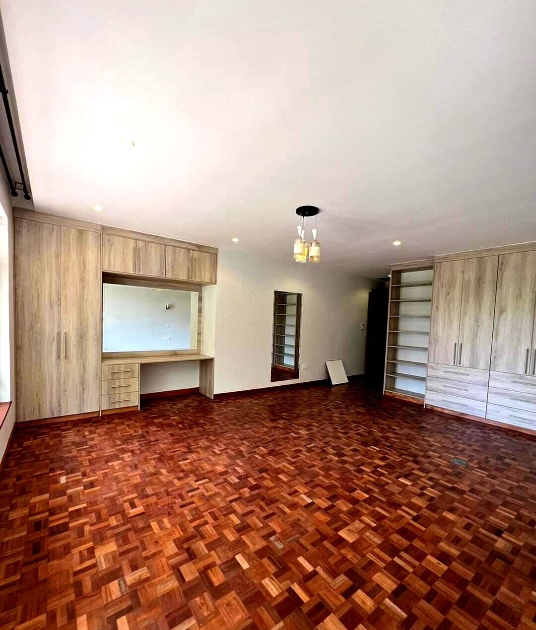 Newly Built 5-Ensuite Townhouse with DSQ in Lavington Gated Community - KES 150M