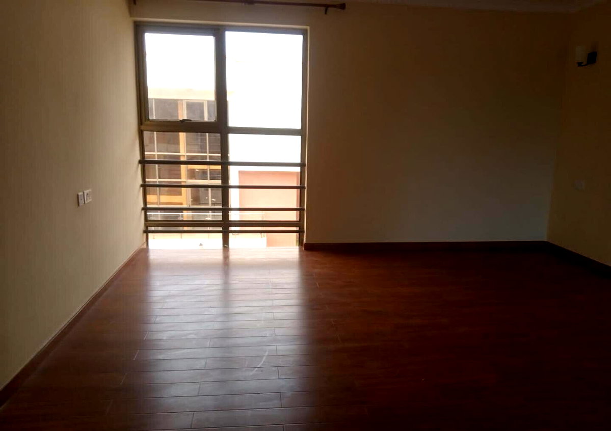 5-Ensuite Townhouse with Jacuzzi & Solar Panels - Lavington