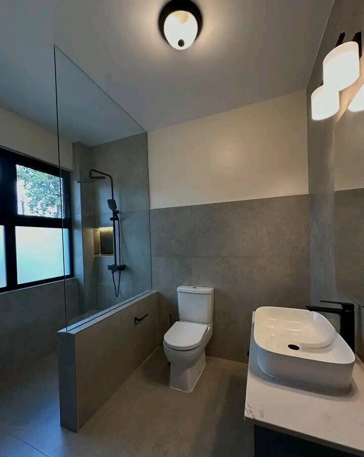 5BR Townhouse with Attic Lounge & Study on Half-Acre - Runda