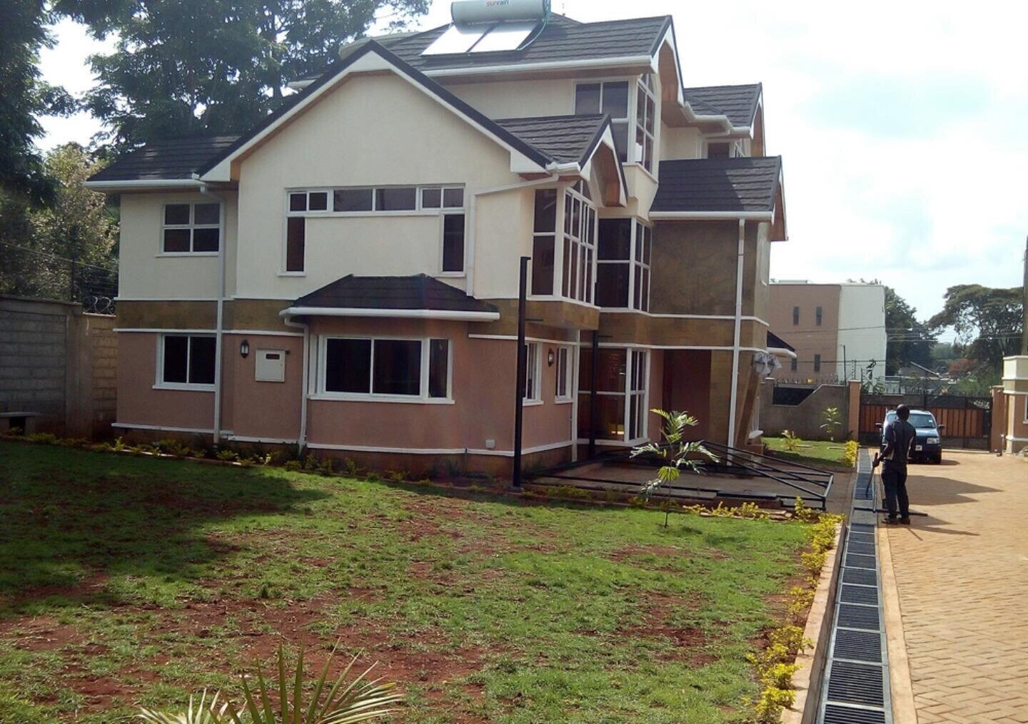 5-Ensuite Townhouse with Gym & Garden - Lavington Gated Community