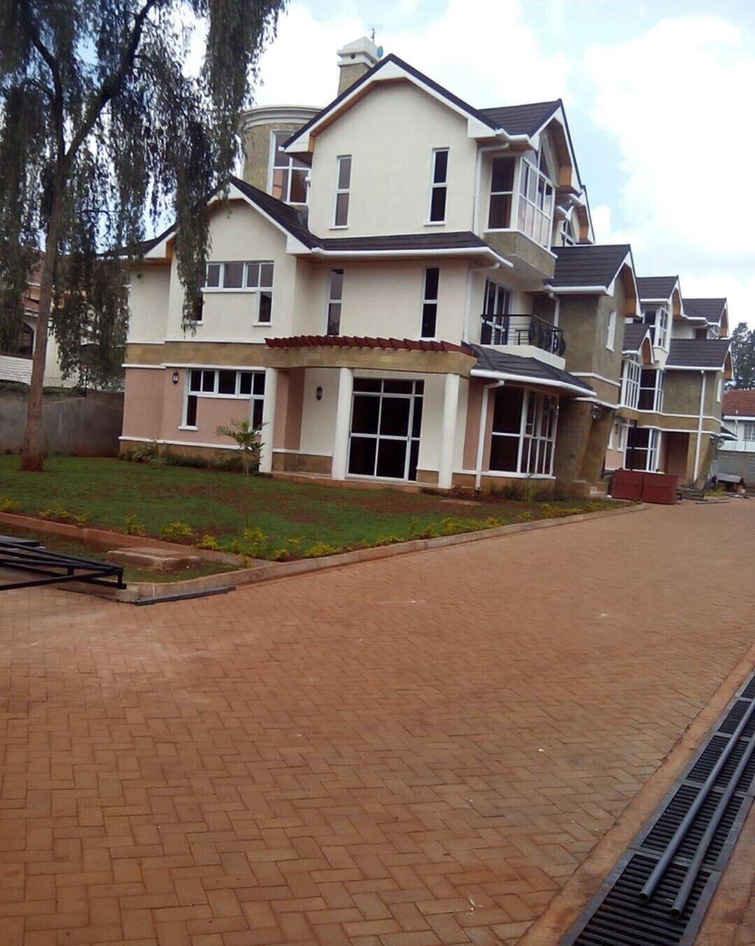 5-Ensuite Townhouse with Gym & Garden - Lavington Gated Community