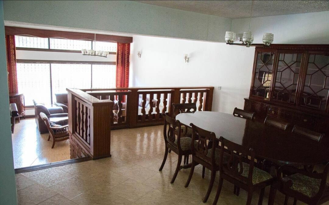 5BR Townhouse with DSQ in Private 11-Home Estate - Westlands