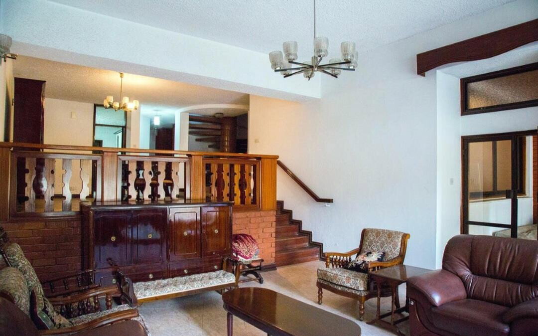 5BR Townhouse with DSQ in Private 11-Home Estate - Westlands