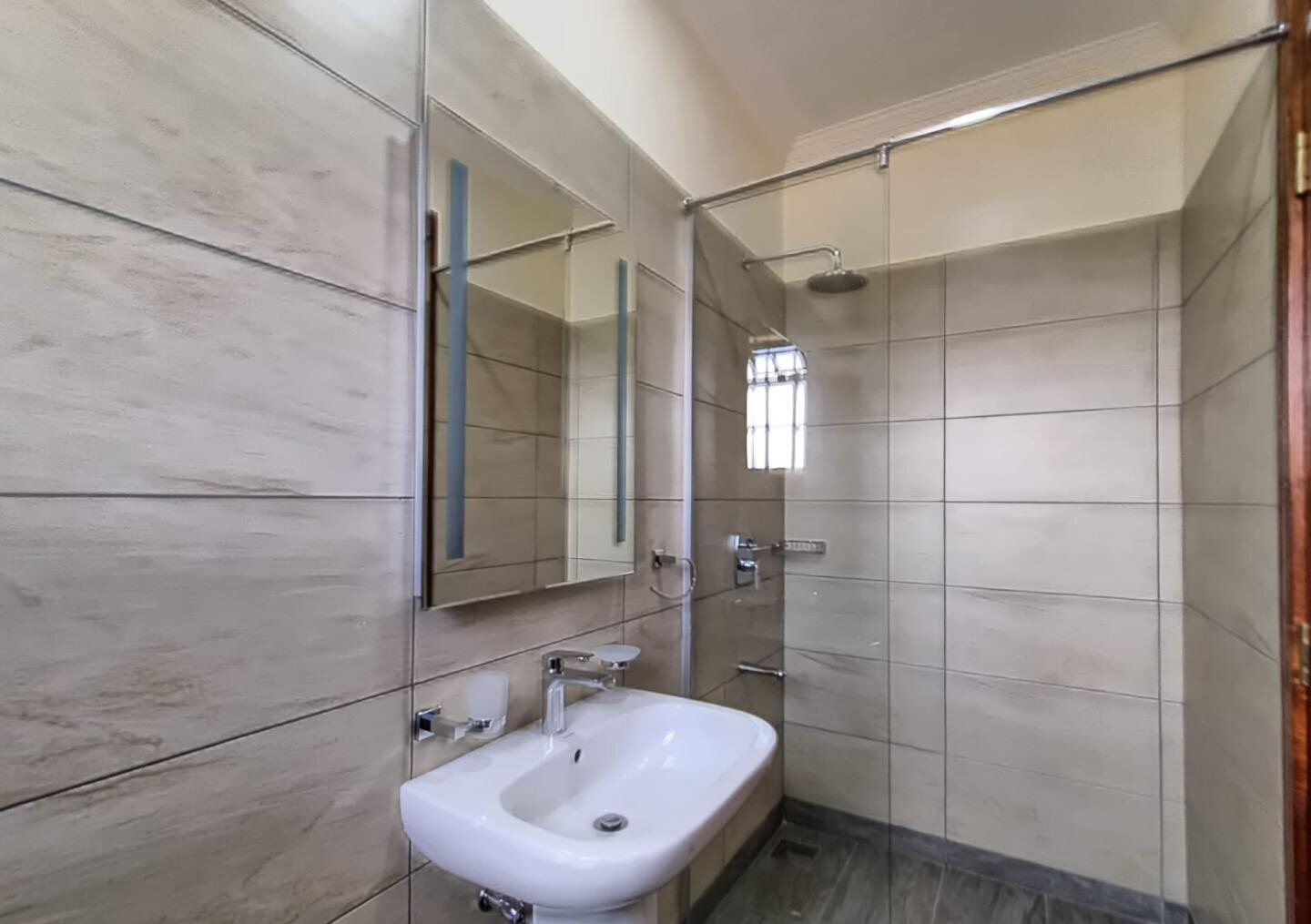 5BR All-Ensuite Maisonette in Secure Gated Court - Mugutha, Ruiru