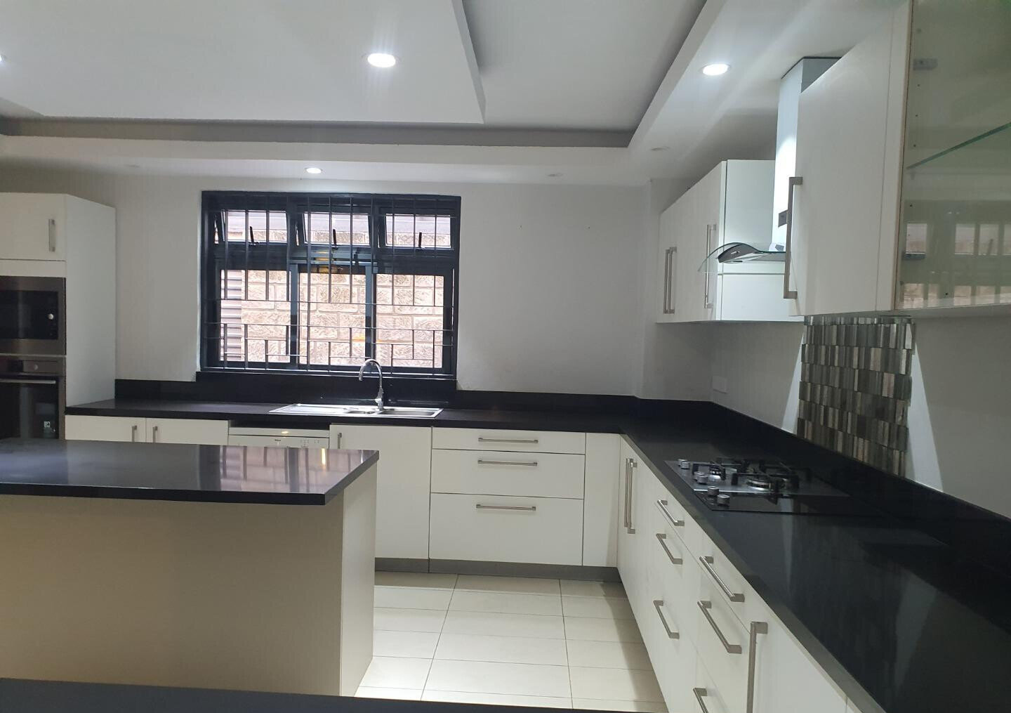 5-Ensuite Townhouse with Study & Backup Power - Lower Kabete