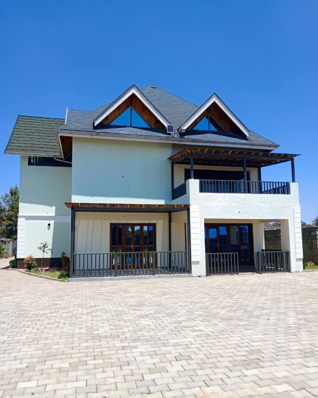 6-Bedroom Maisonette on ¾ Acre with DSQ & Gym – Karen
