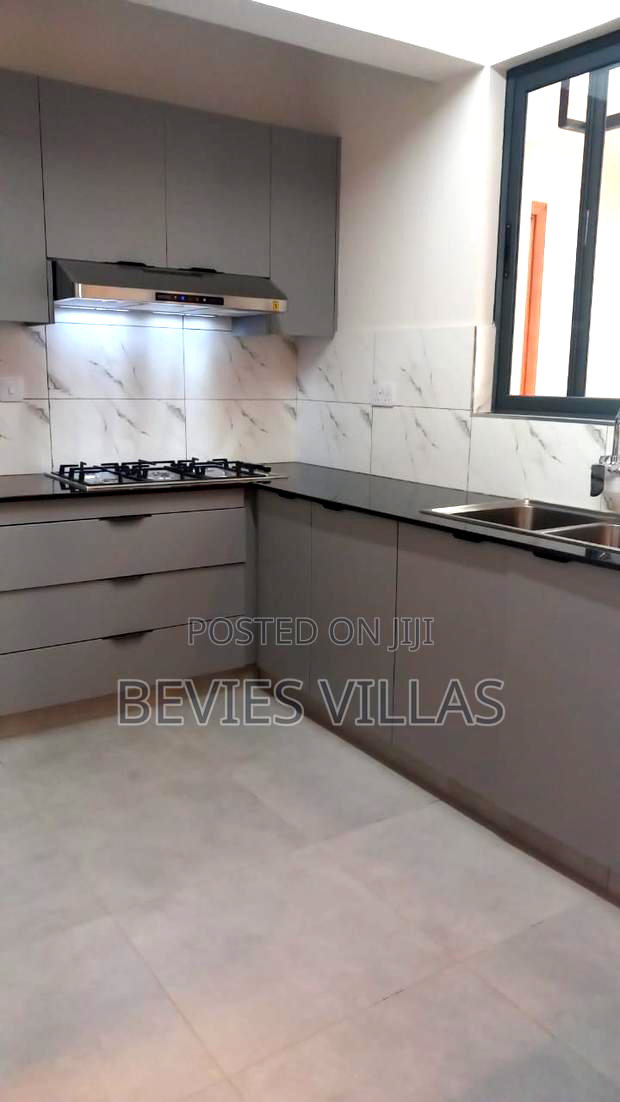 3bdrm Apartment in Parklands/Highridge for sale