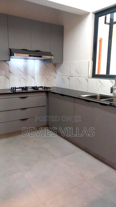 3bdrm Apartment in Parklands/Highridge for sale - Image 3