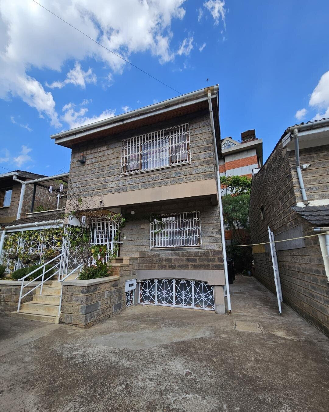 4-Level Maisonette with DSQ & Garden - Parklands