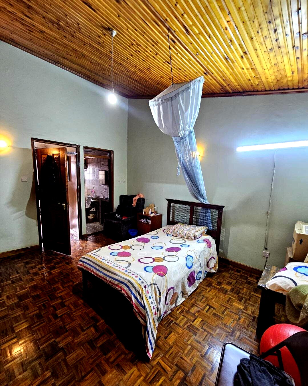 4-Level Maisonette with DSQ & Garden - Parklands