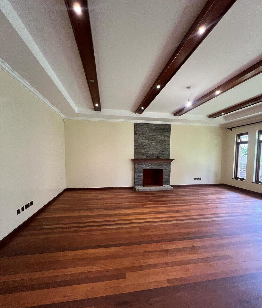 5-Bedroom Townhouse with Study & Fireplaces – Karen
