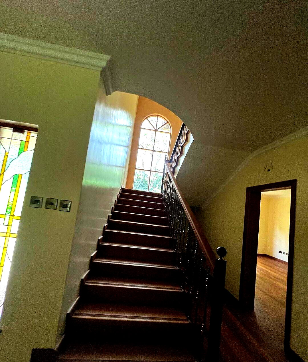 5-Bedroom Townhouse with Study & Fireplaces – Karen