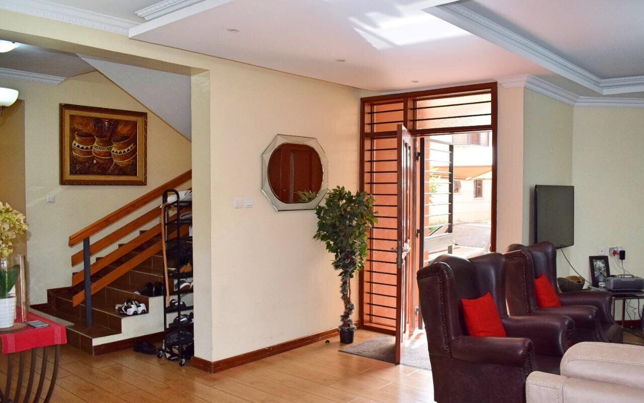 6-Bed Townhouse with Servant Quarter & Generator - Lavington