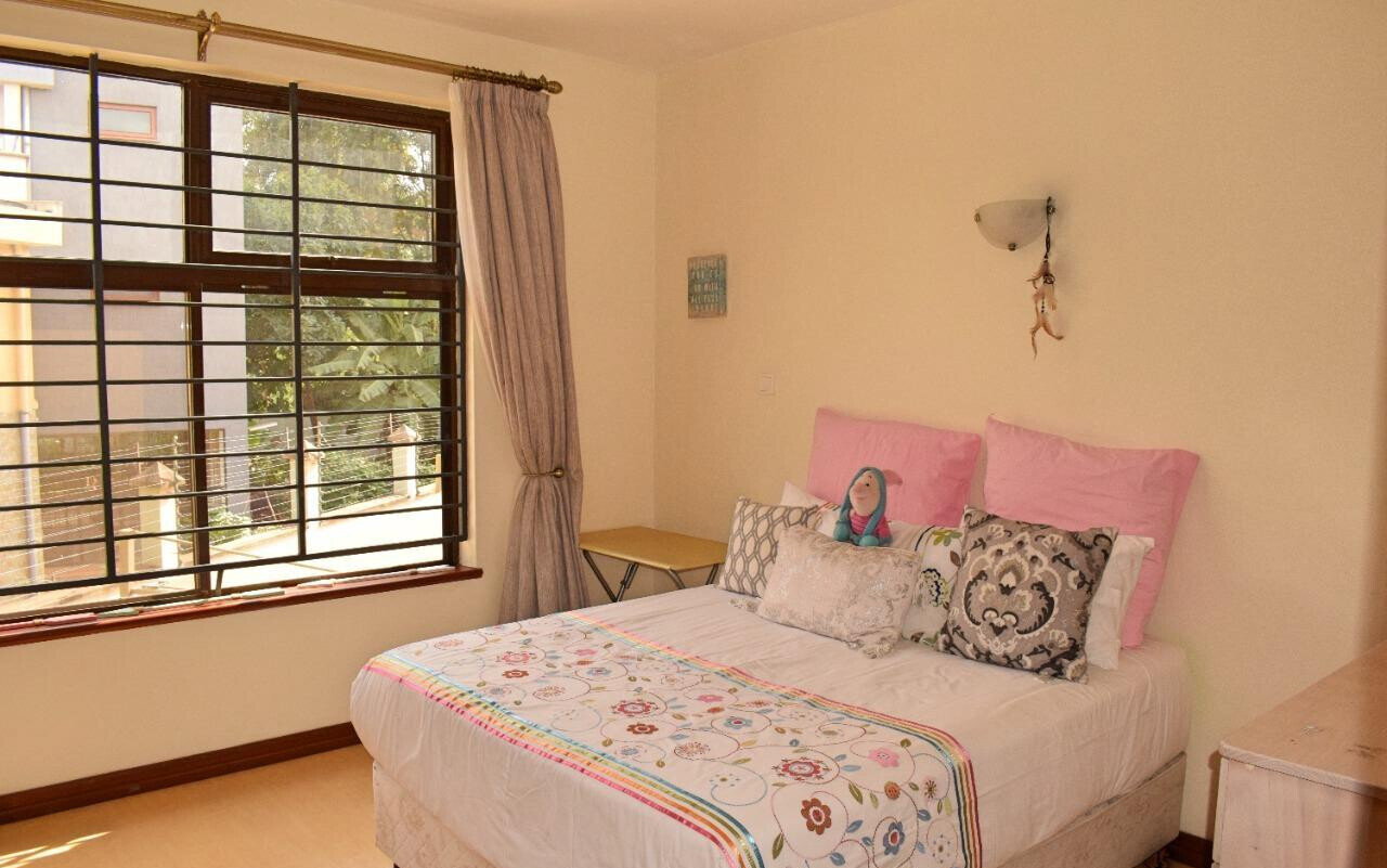 6-Bed Townhouse with Servant Quarter & Generator - Lavington