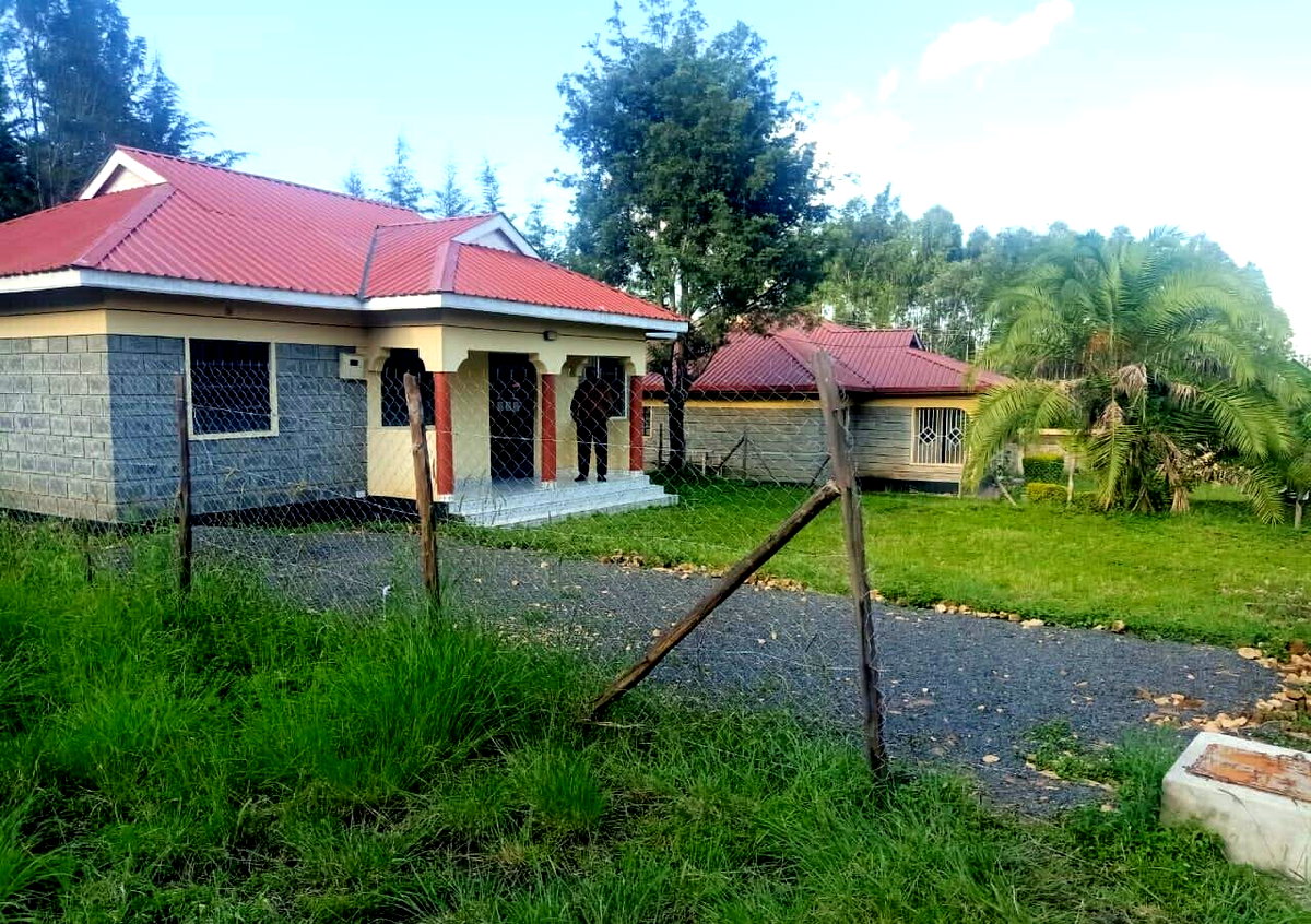 3BR Townhouse with Expansive Garden, 5 Mins from Kiserian Town