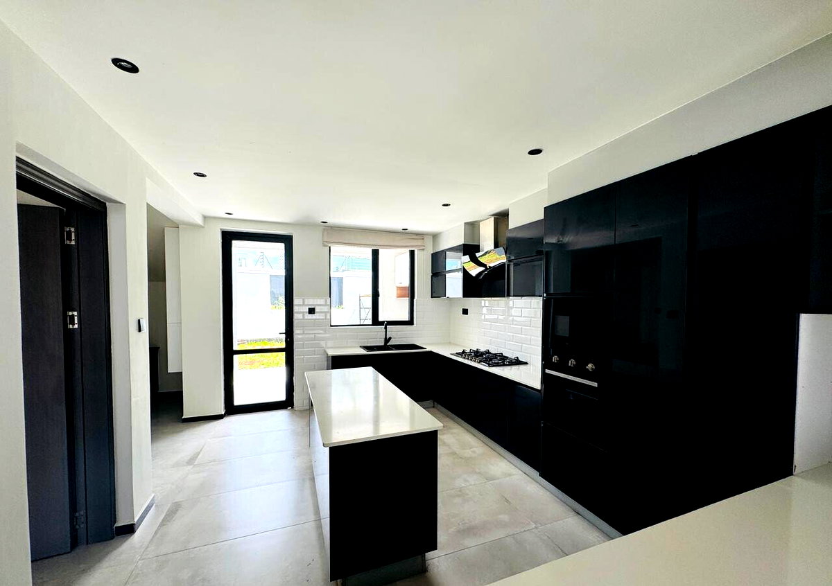 4BR Villa with Pool & Clubhouse - Membley, Ruiru