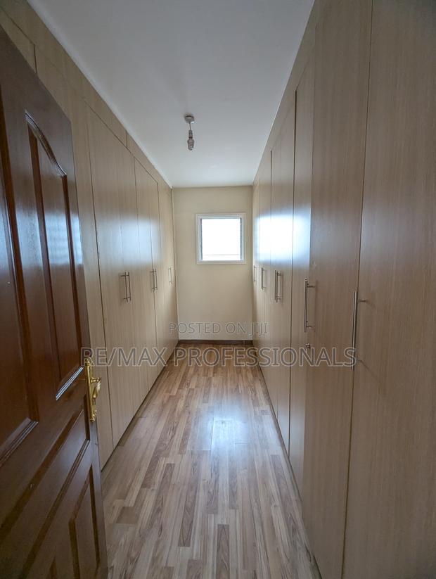 5bdrm Penthouse in Muthangari for rent