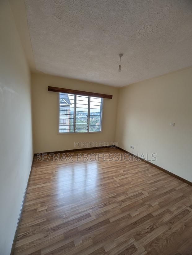 5bdrm Penthouse in Muthangari for rent