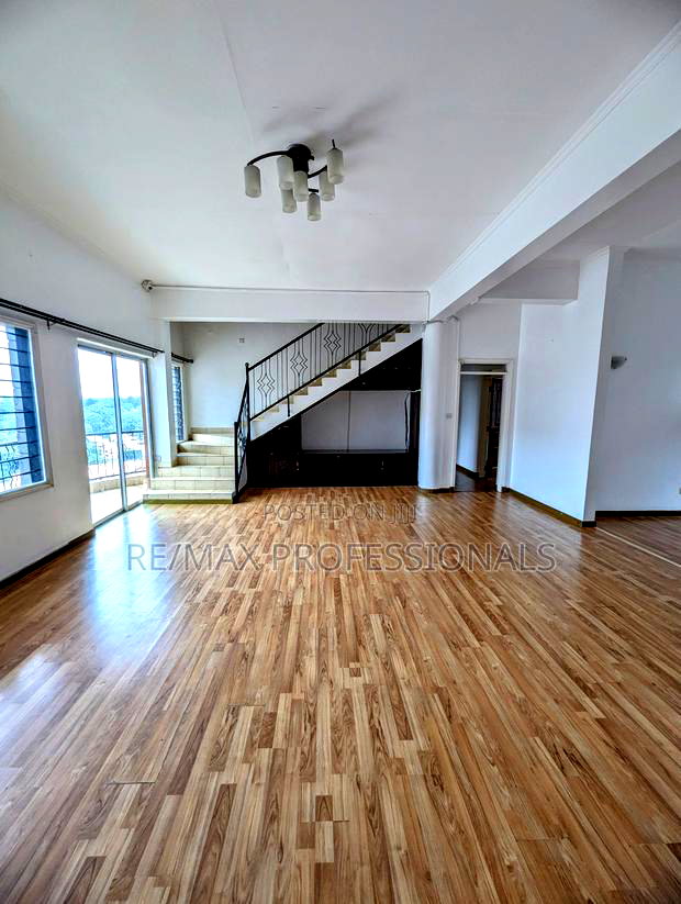 5bdrm Penthouse in Muthangari for rent