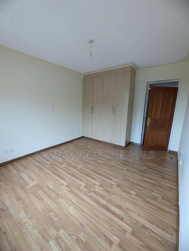 5bdrm Penthouse in Muthangari for rent