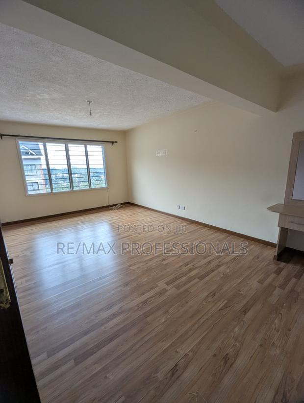 5bdrm Penthouse in Muthangari for rent