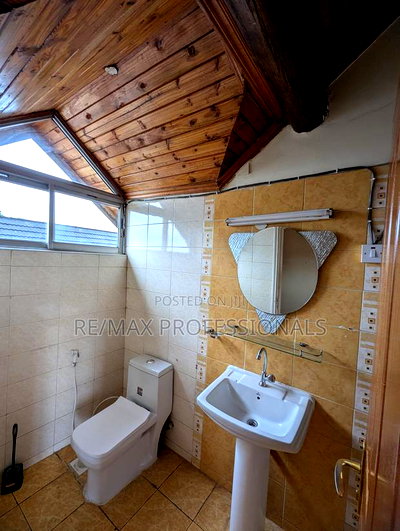 5bdrm Penthouse in Muthangari for rent - Image 8